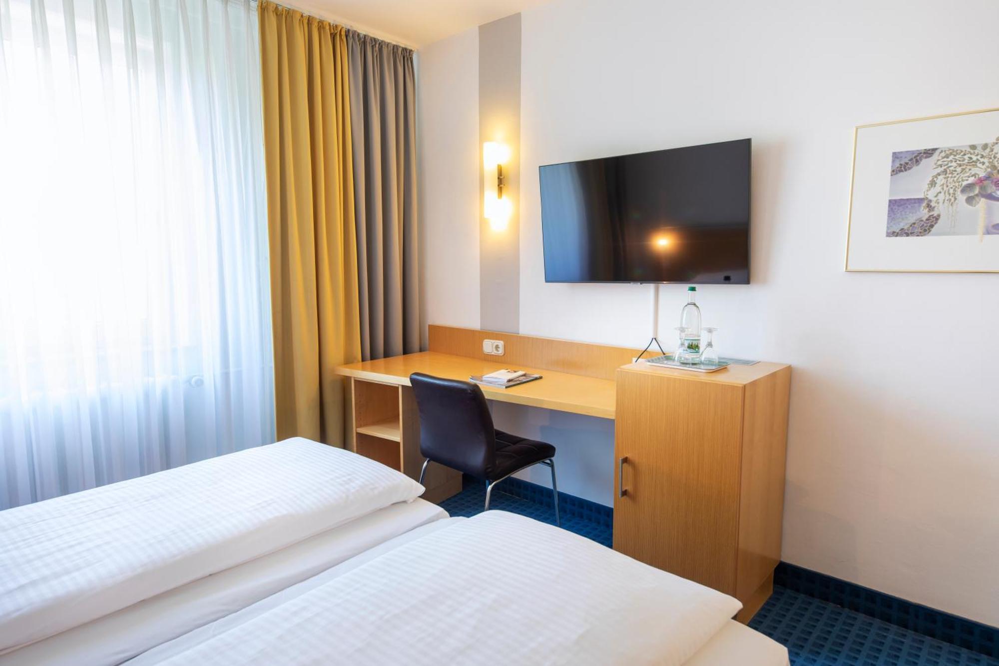 Achat Hotel Suhl Exteriör bild