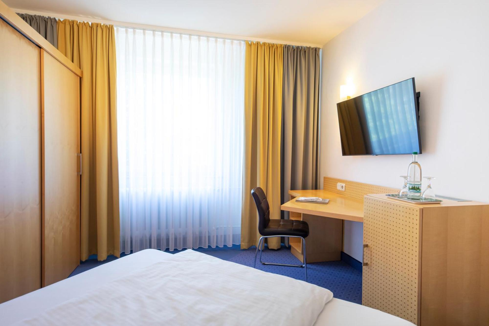 Achat Hotel Suhl Exteriör bild